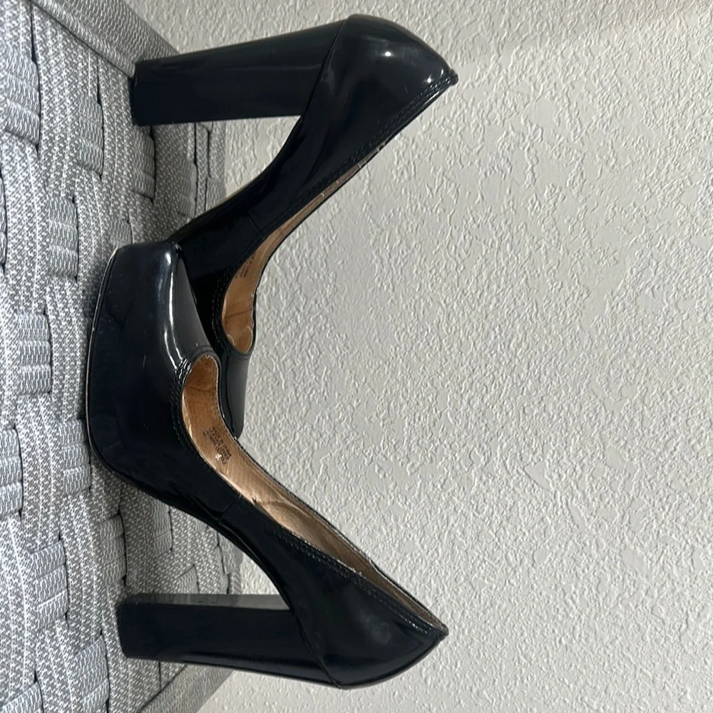 Michael Kors Glossy Black Heels - Picture 5 of 5